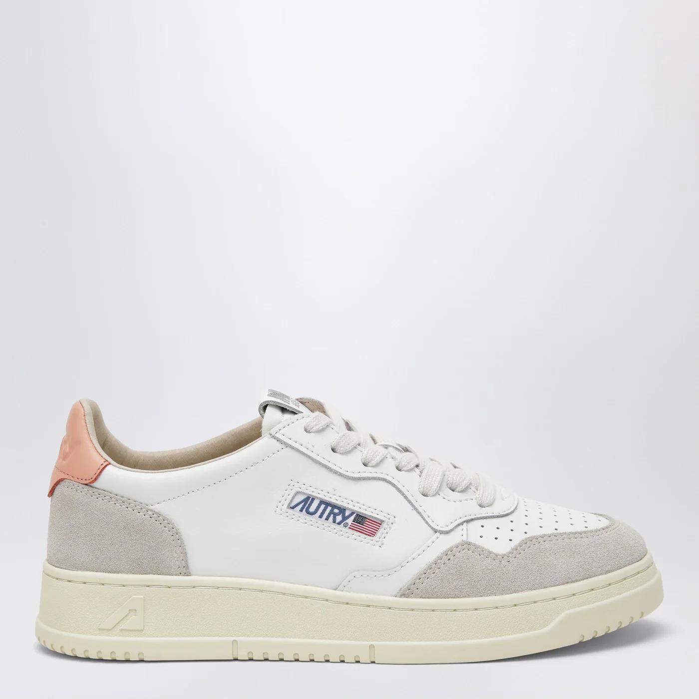 AUTRY Medalist Low sneakers in white/peach pink leather and suede