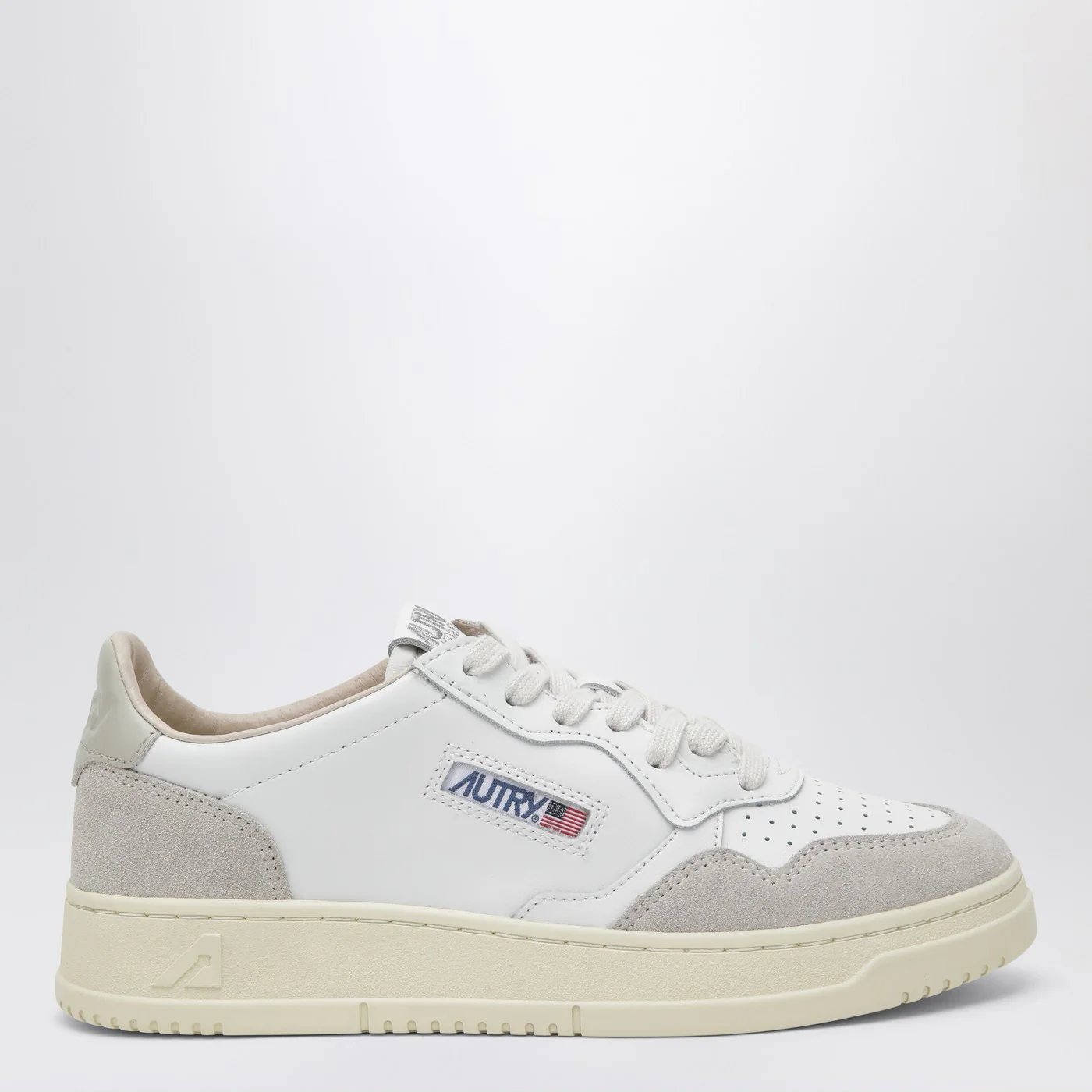 AUTRY Medalist Low sneakers in white/beige leather and suede
