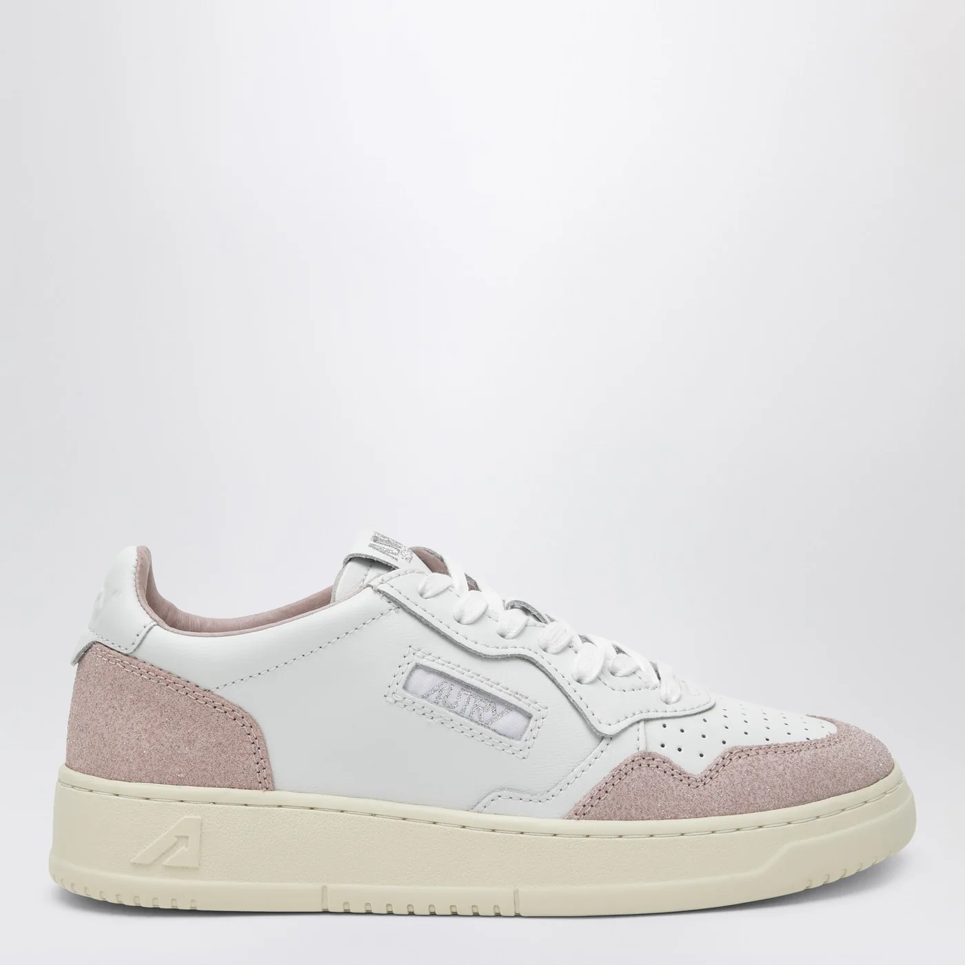 AUTRY Medalist Low sneakers in white leather and pink suede