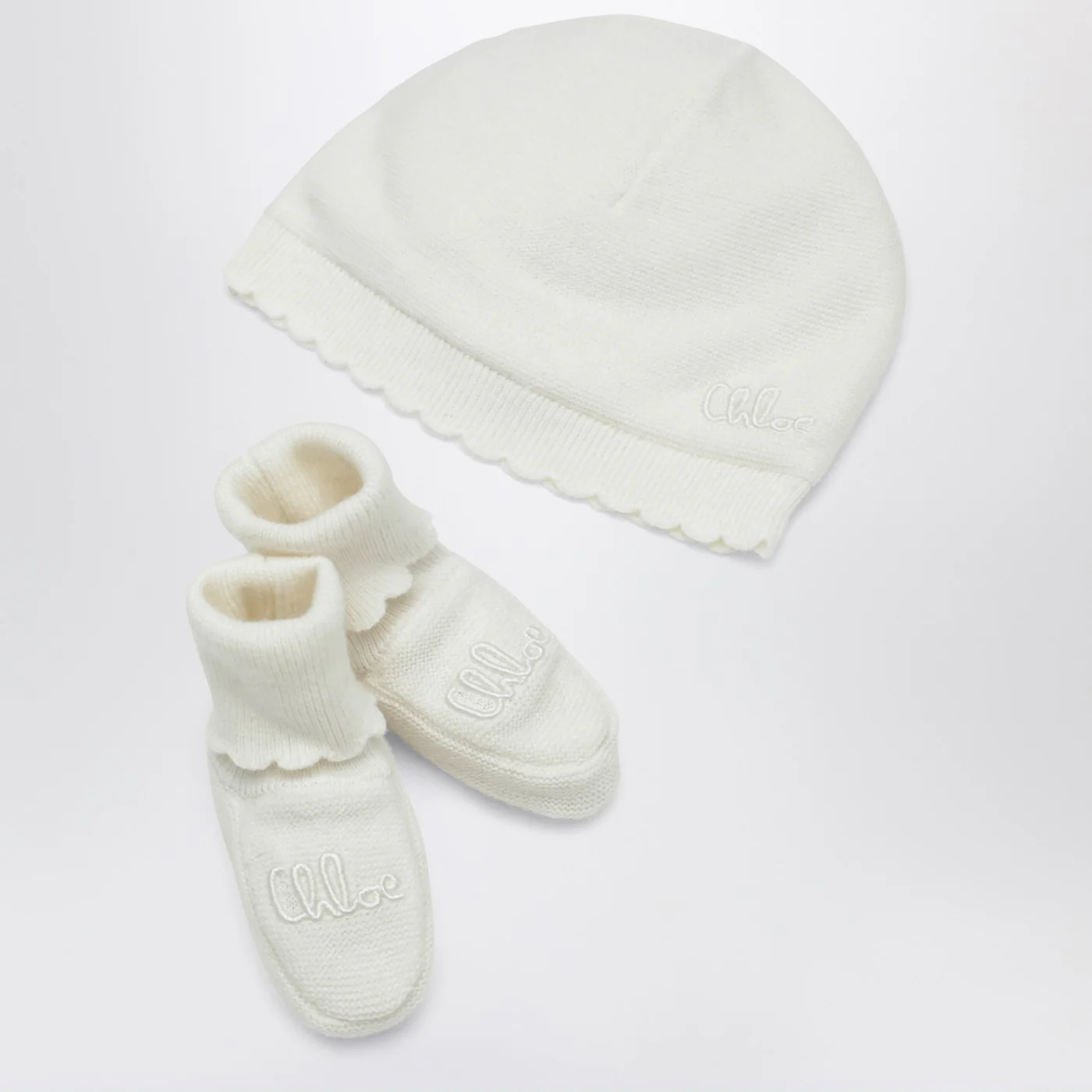 Chloé White hat and booties set
