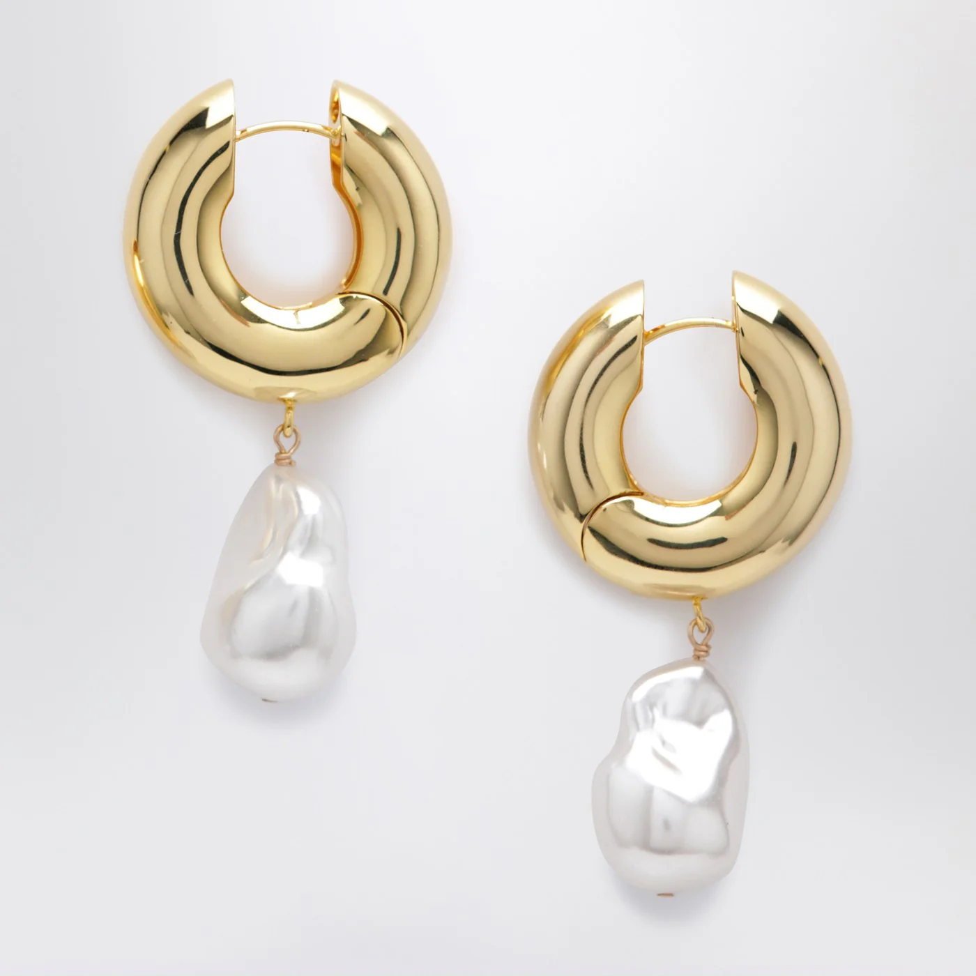 éliou Pearl gold earrings