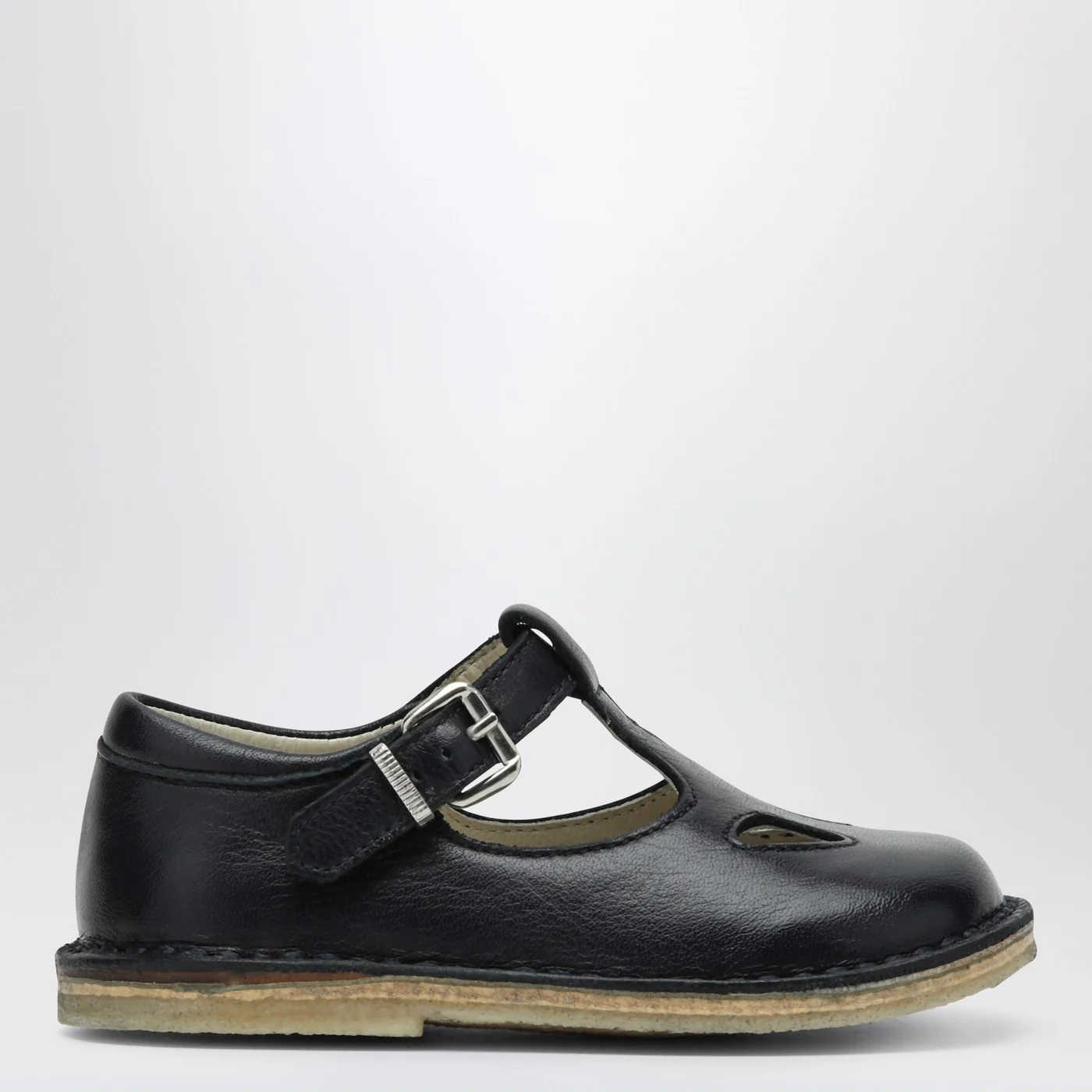 Il Gufo Sandal with blue eyelets in leather