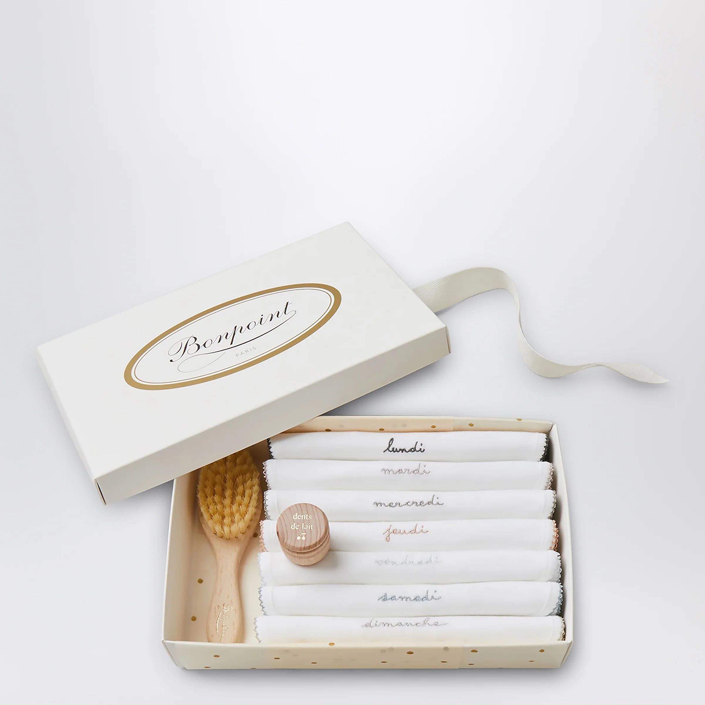 Bonpoint White Days of the Week Bib Set