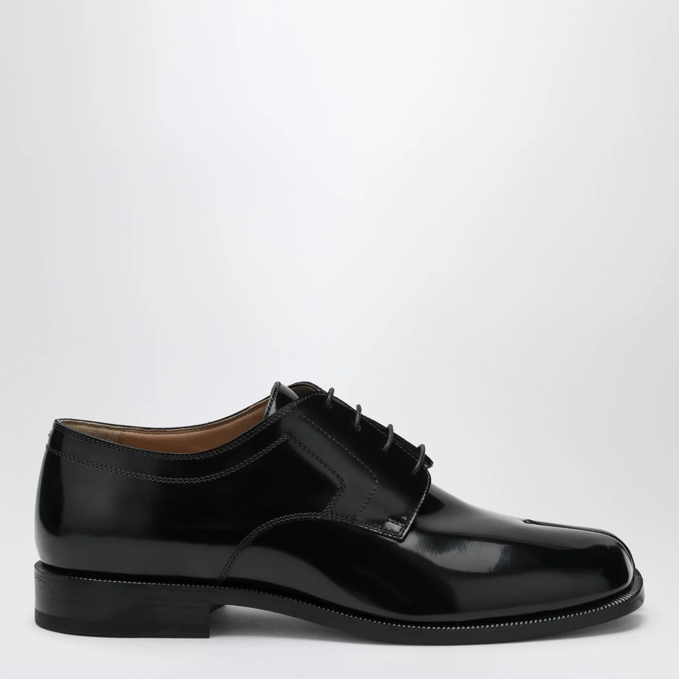Maison Margiela Black Tabi lace-up shoe in polished calfskin