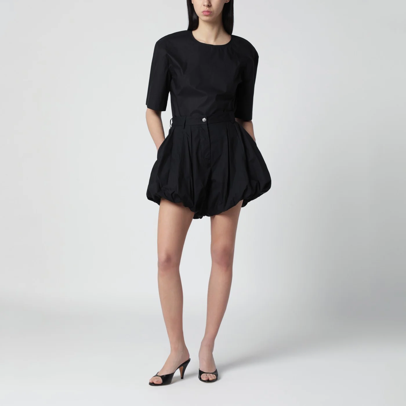TheLatest Black Dafne shorts